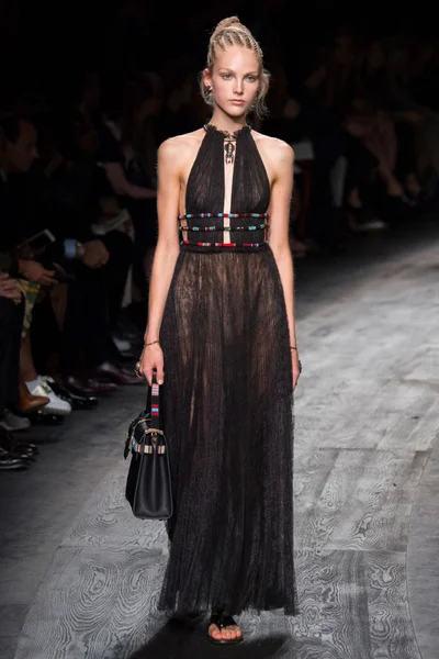 Look 43